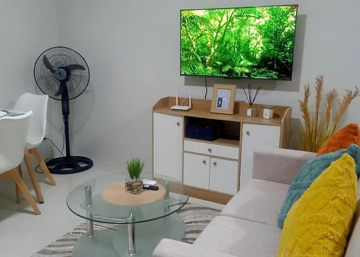 Coho Staycation With Free Swimming In Pinas Apartamento