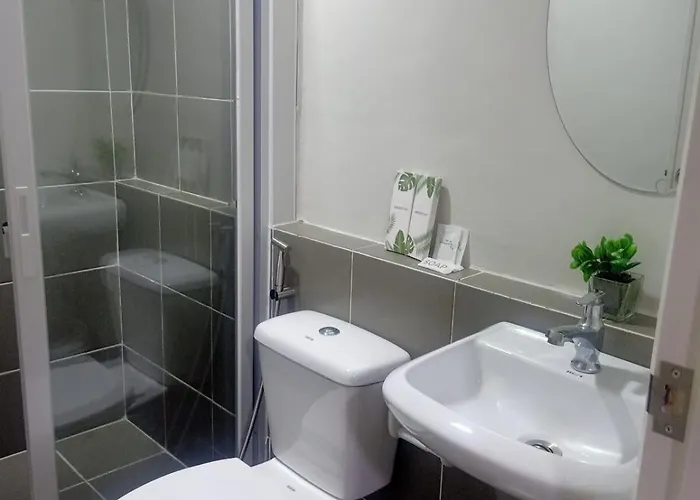 Coho Staycation With Free Swimming In Pinas Apartamento *